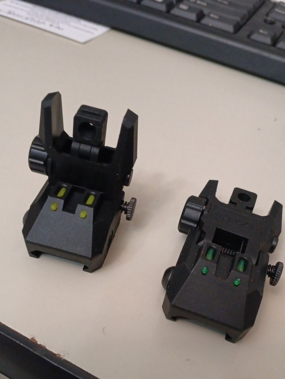 Black Folding Tactical Sight Pair with Green Lens Markers 2 Rear Ones - Picture 2 of 2